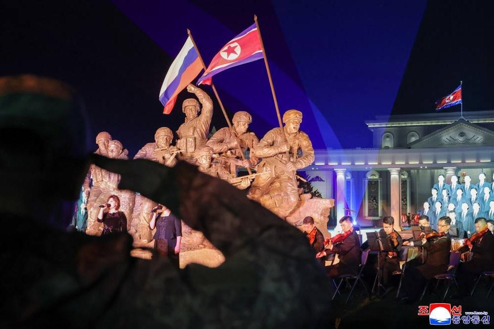 Фото: Памятник северокорейским военным — участникам войны с Украиной / ЦТАК