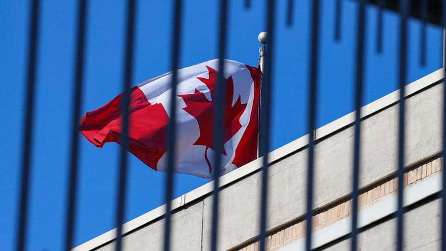 Канада ввела санкции против 14 россиян, включая «олигархов и их родственников», и запретила экспорт предметов роскоши в РФ