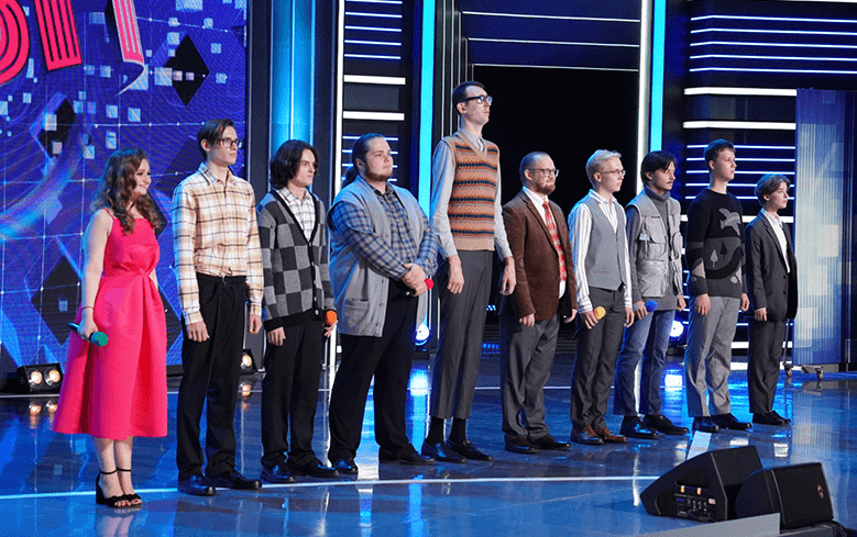 На Первом канале в КВН пошутили про электронные повестки, санкции и преследование журналистов