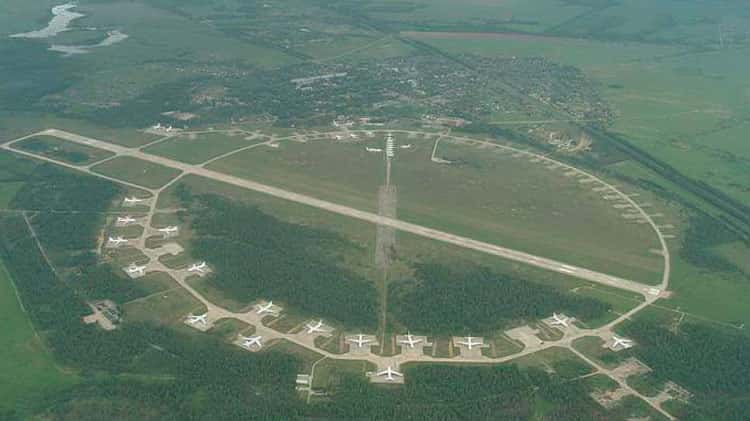 Украинские беспилотники атаковали военный аэродром в Брянской области