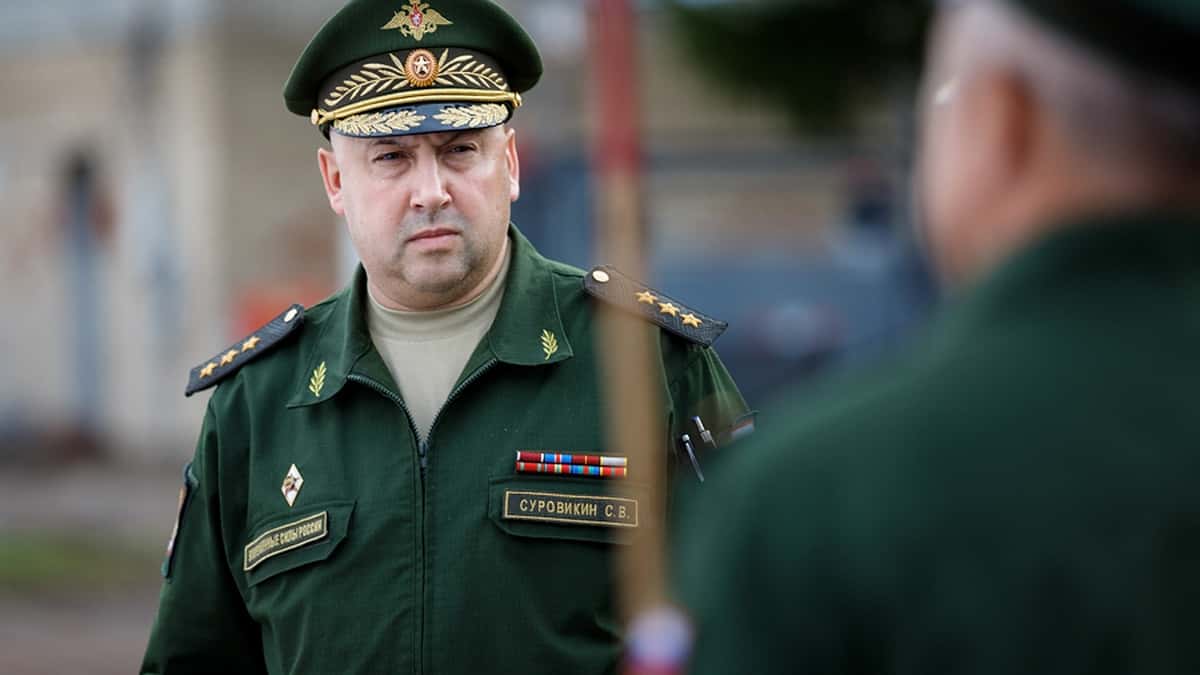 Суровикин задержан контрразведкой, он изолирован и не выходит на связь больше двух недель — «Верстка»