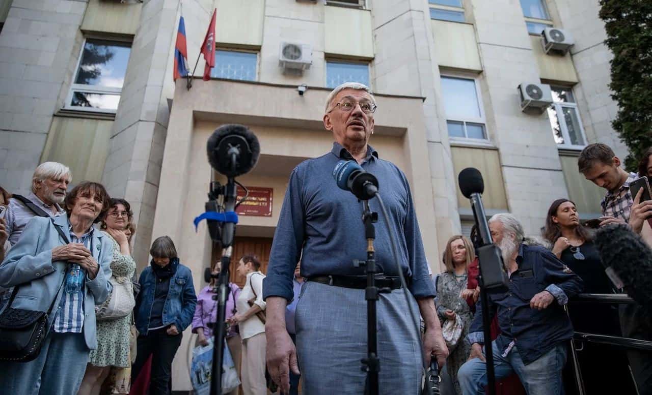 «Имеется обостренное чувство справедливости». Сопредседателя «Мемориала» попросили отправить на психиатрическую экспертизу