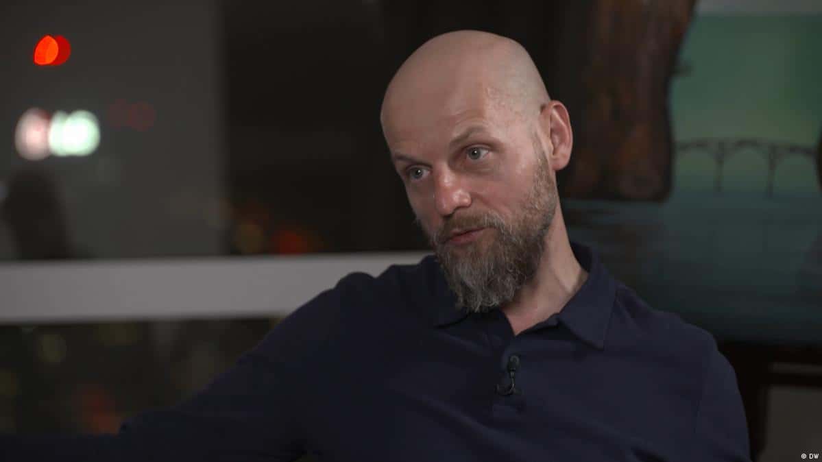 Прокурор запросил 10 лет лишения свободы для драматурга Ивана Вырыпаева, обвиняемого в «фейках об армии»