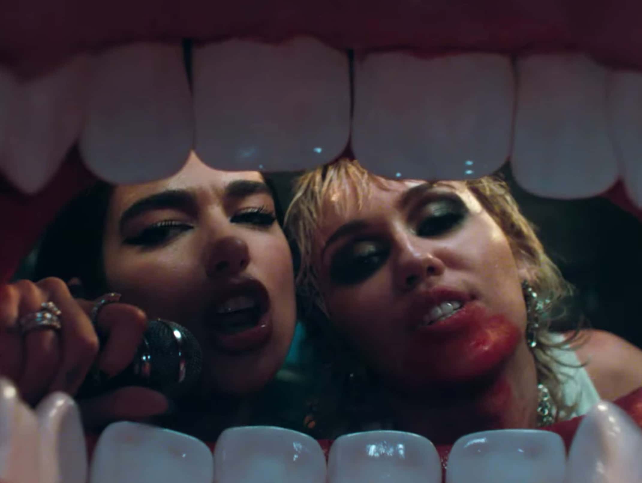 «Жаре ТВ» назначили штраф по протоколу о «демонстрации» ЛГБТ‑отношений за клип на песню Майли Сайрус и Дуа Липы