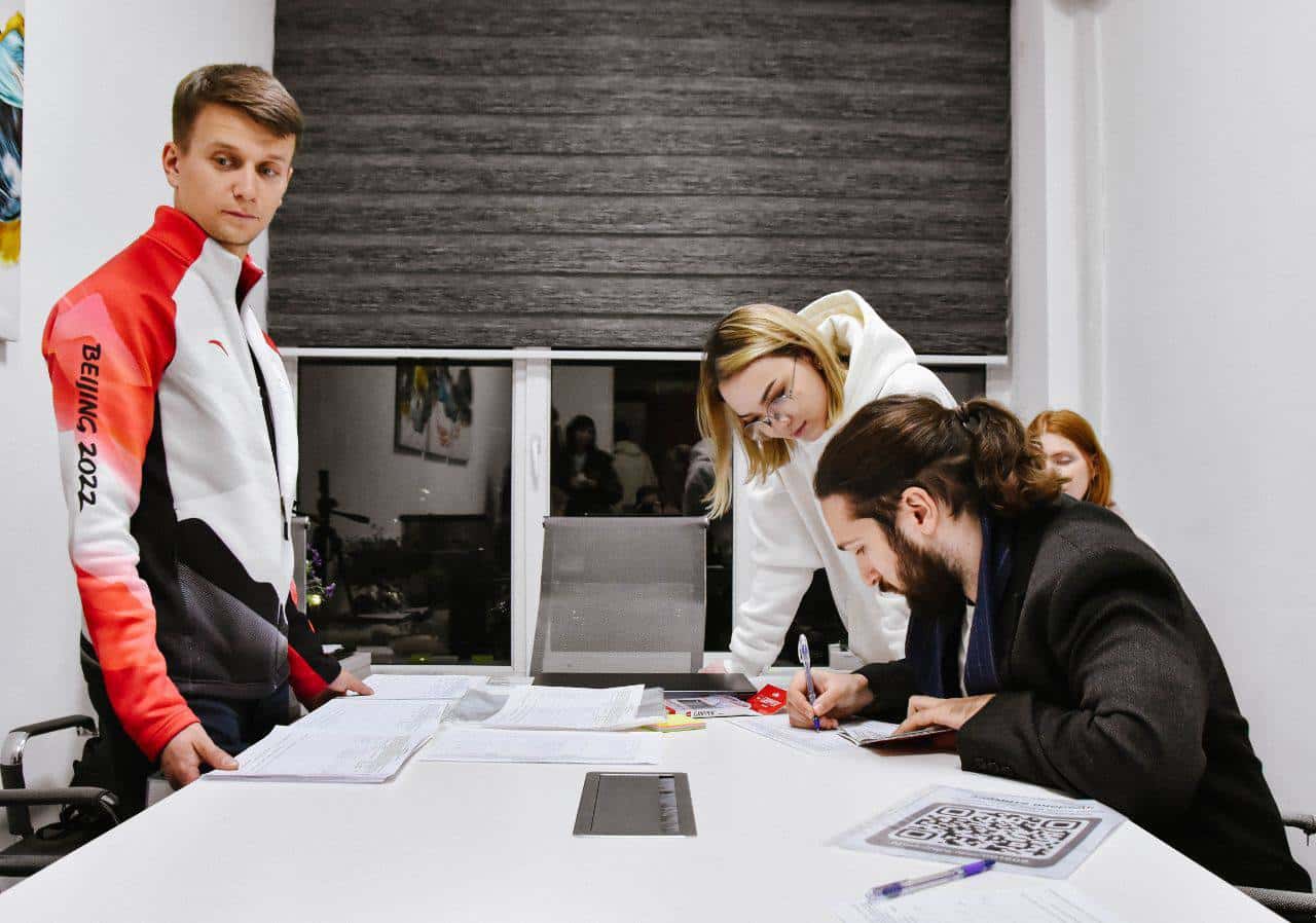 «Поддержка ФБК и Каца одновременно помогает и пугает. Пропаганда нашу кампанию проигнорировала». Штаб Надеждина собрал 2/3 нужных подписей