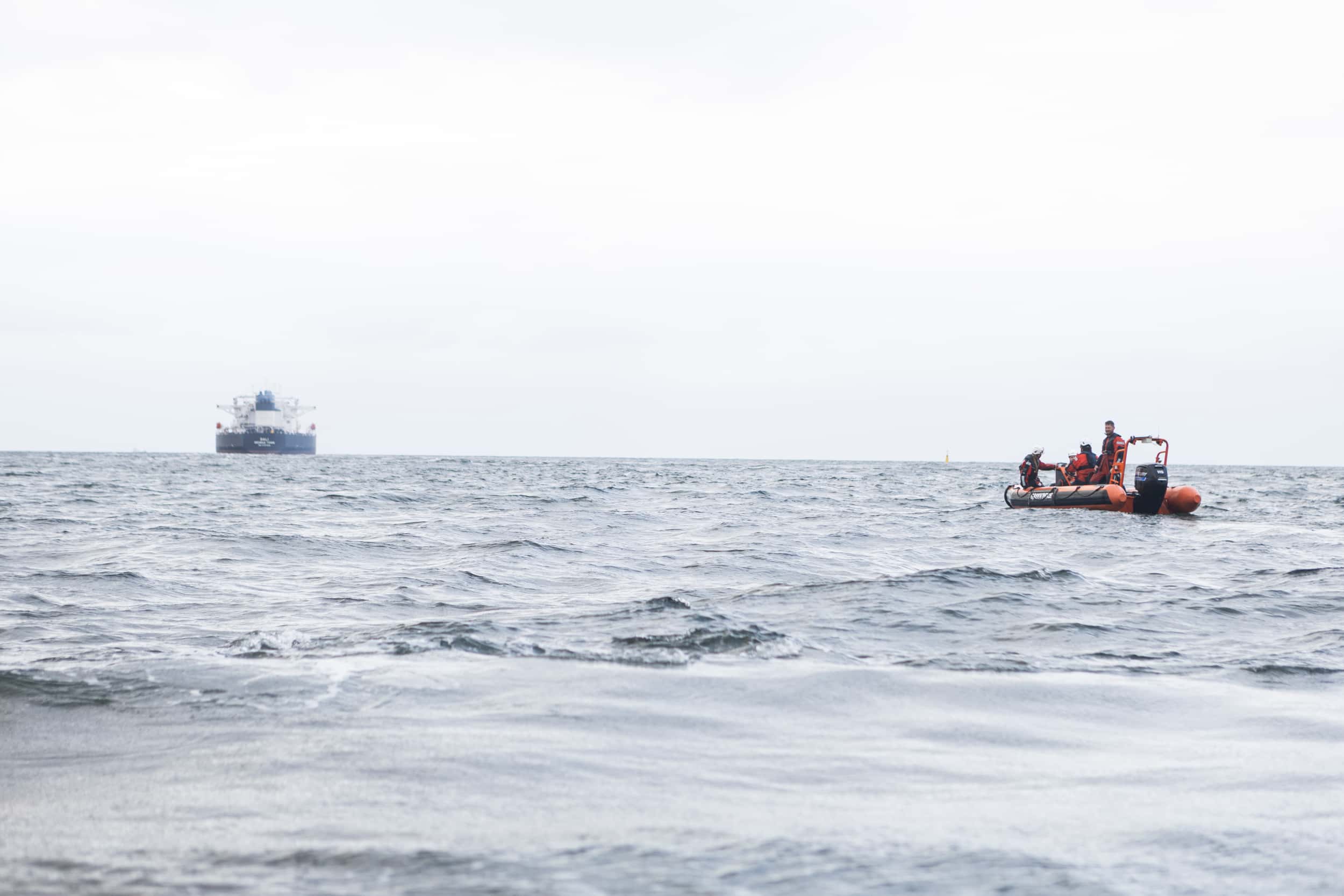 Старые суда из «теневого флота», которые перевозят российскую нефть, угрожают побережью Балтийского моря — Greenpeace