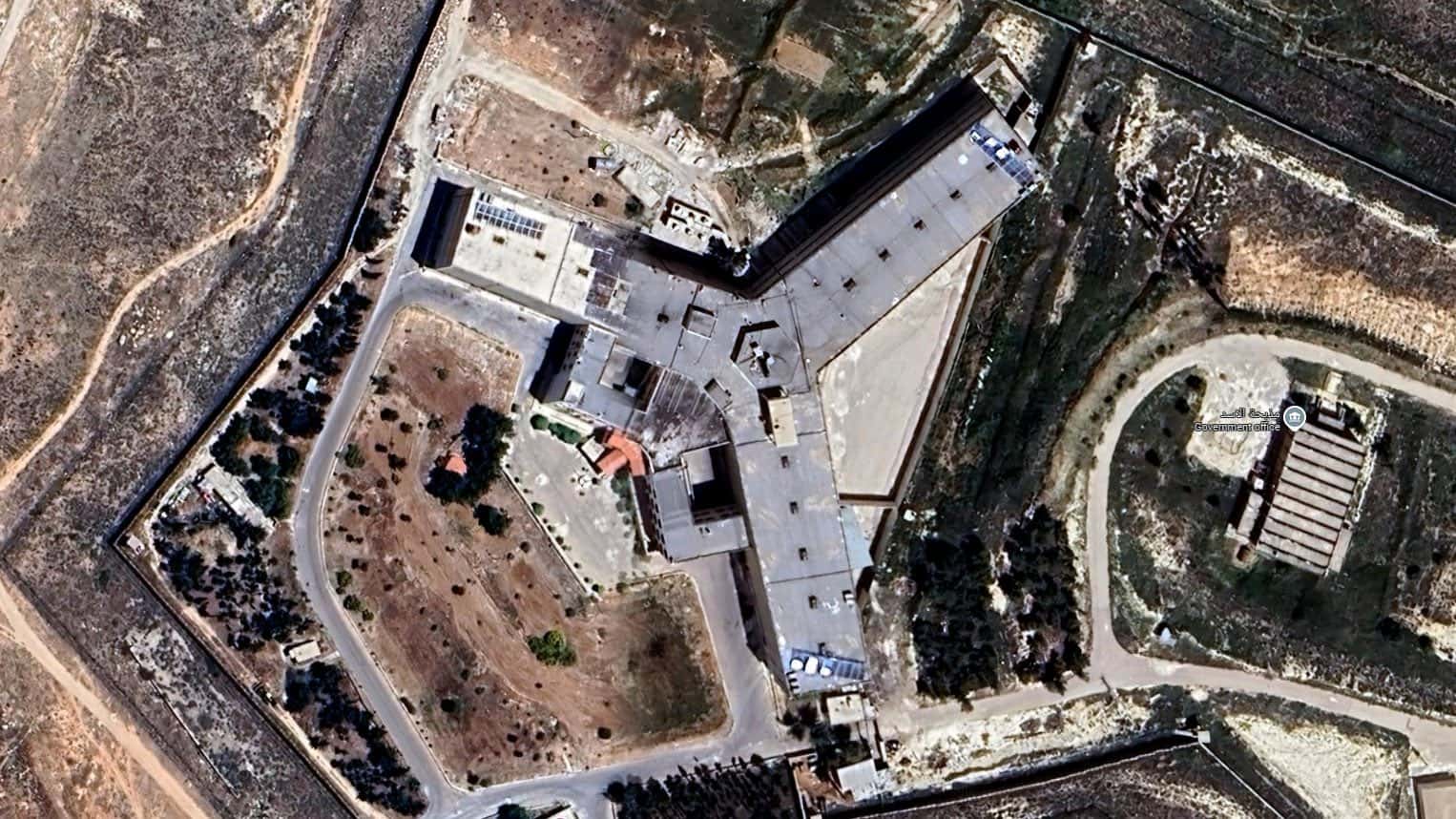 Повстанцы объявили об освобождении заключенных из тюрьмы Седная. Она известна как место пыток и массовых казней противников режима Асада