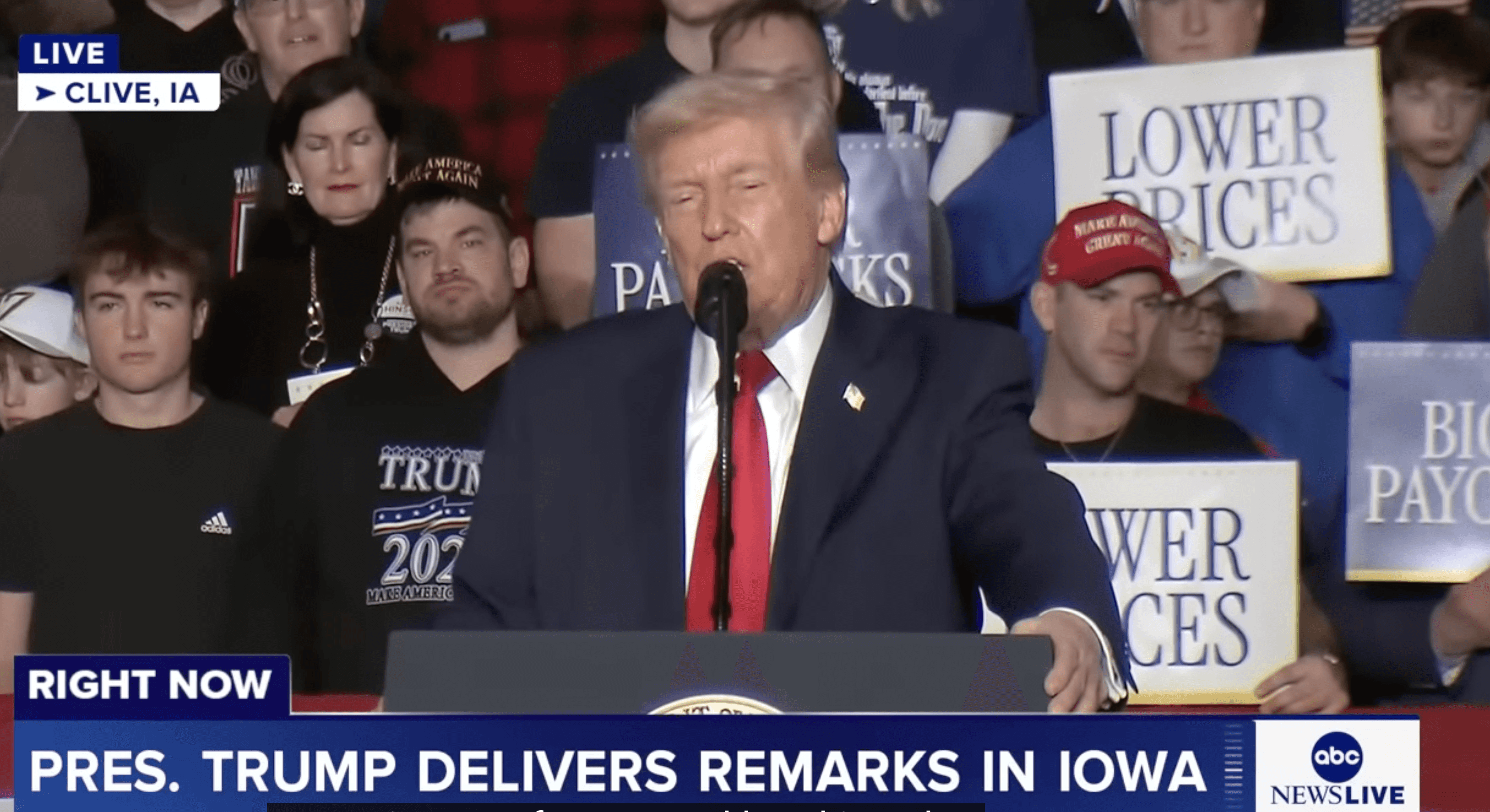 Трамп заявил, что США отправили к Ирану «еще одну прекрасную армаду»