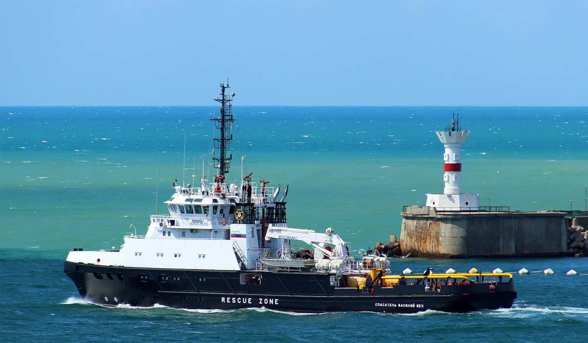 ВМС Украины нанесли удар по российскому кораблю «Василий Бех». Он вез на оккупированный остров Змеиный боеприпасы, оружие и моряков