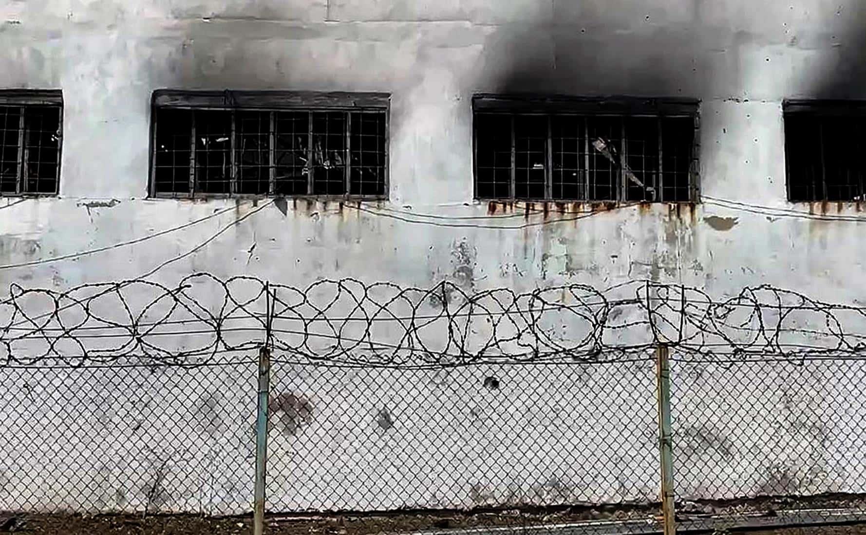 «Им дают воду с речки, они все истощенные, купаться почти не позволяют». Жены двух защитников «Азовстали» о содержании пленных в Еленовке