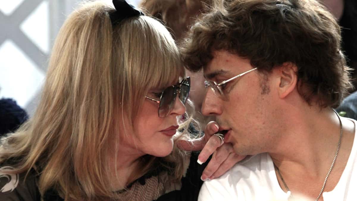 Алла Пугачева попросила Минюст признать ее «иноагентом» вслед за Максимом Галкиным