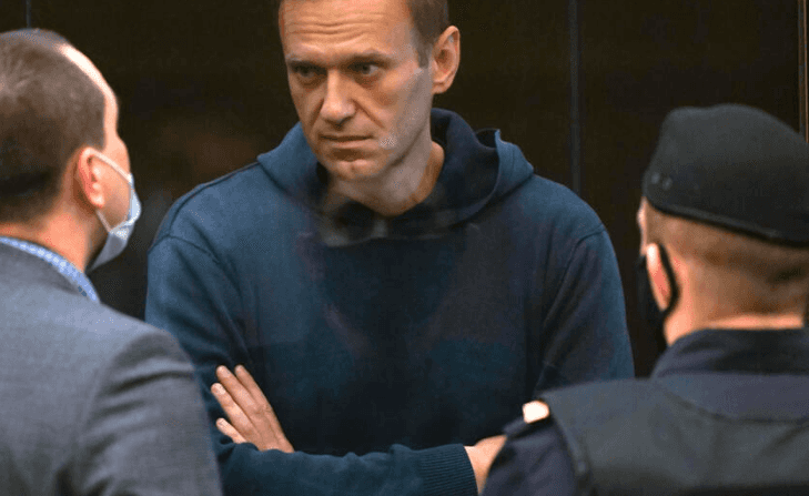 Силовики отсудили у Навального 1500 рублей на бензин для поездок в суд