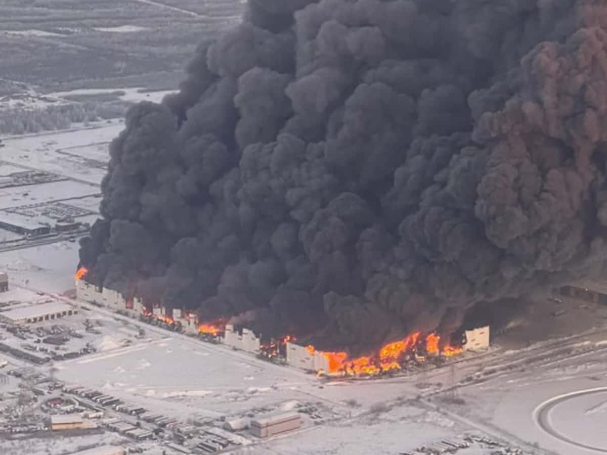В Госстройнадзоре заявили, что сгоревший в петербургских Шушарах склад Wildberries работал незаконно — 78 .ru