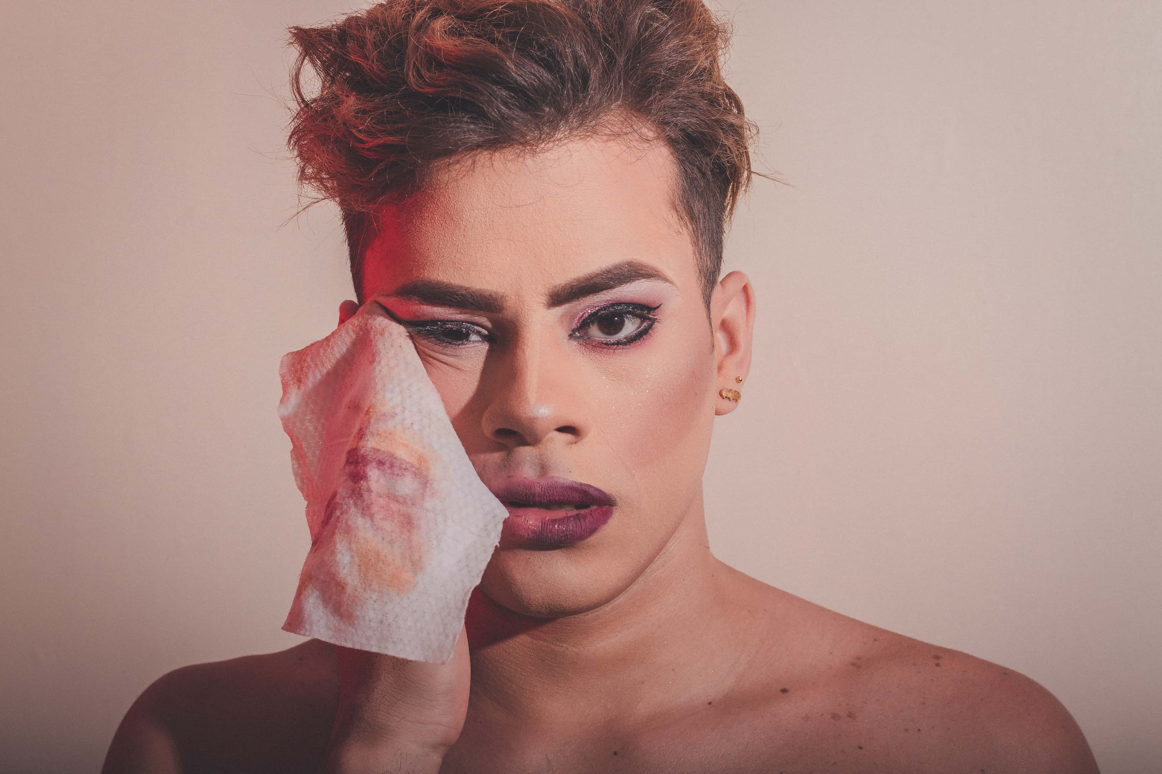 МВД в Красноярске начало проверку после недовольства Z-блогеров вечеринкой «в честь Дня защитника Отечества в ЛГБТ-баре»