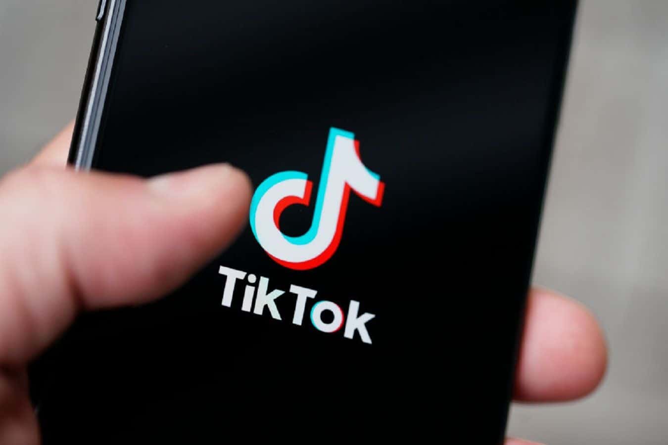 Власти Албании заявили о запрете TikTok на территории страны, после того как школьники в соцсети массово оправдывали убийство сверстника