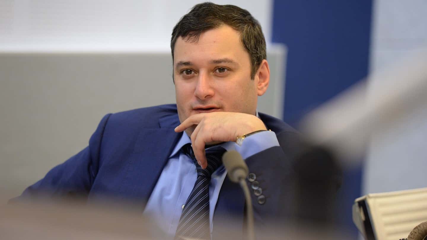 Хинштейн поручил чиновникам открыть комментарии в своих соцсетях. При этом его посты закрыты, а лайк можно оставить только позитивный