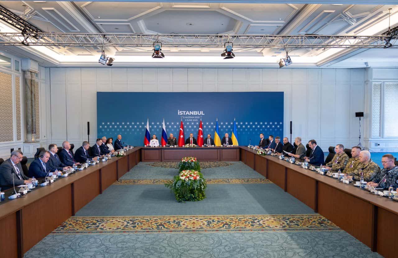 В Стамбуле прошли закрытые переговоры делегаций Украины и России: встреча длилась около часа