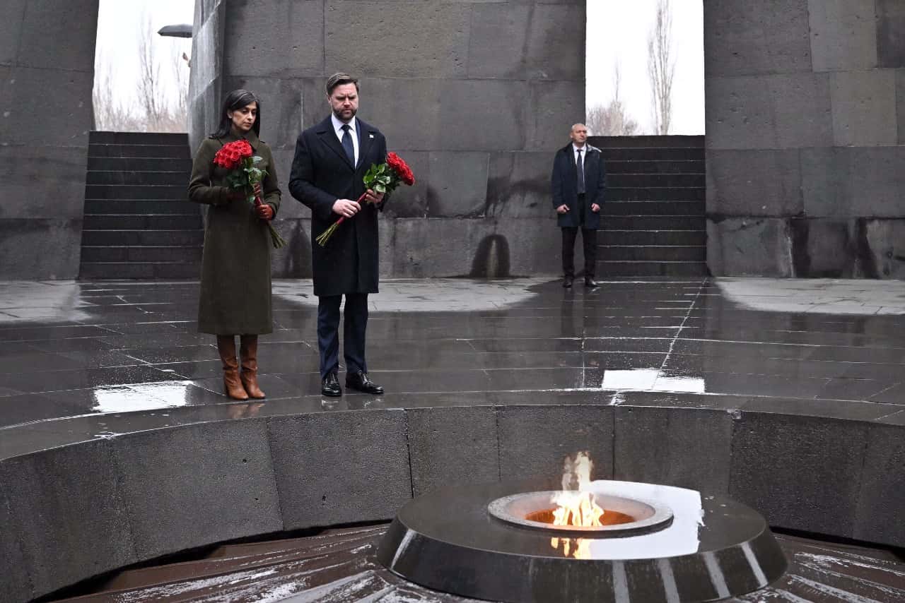 Вице-президент США Вэнс посетил в Ереване мемориал жертвам геноцида и опубликовал об этом твит, но затем удалил его