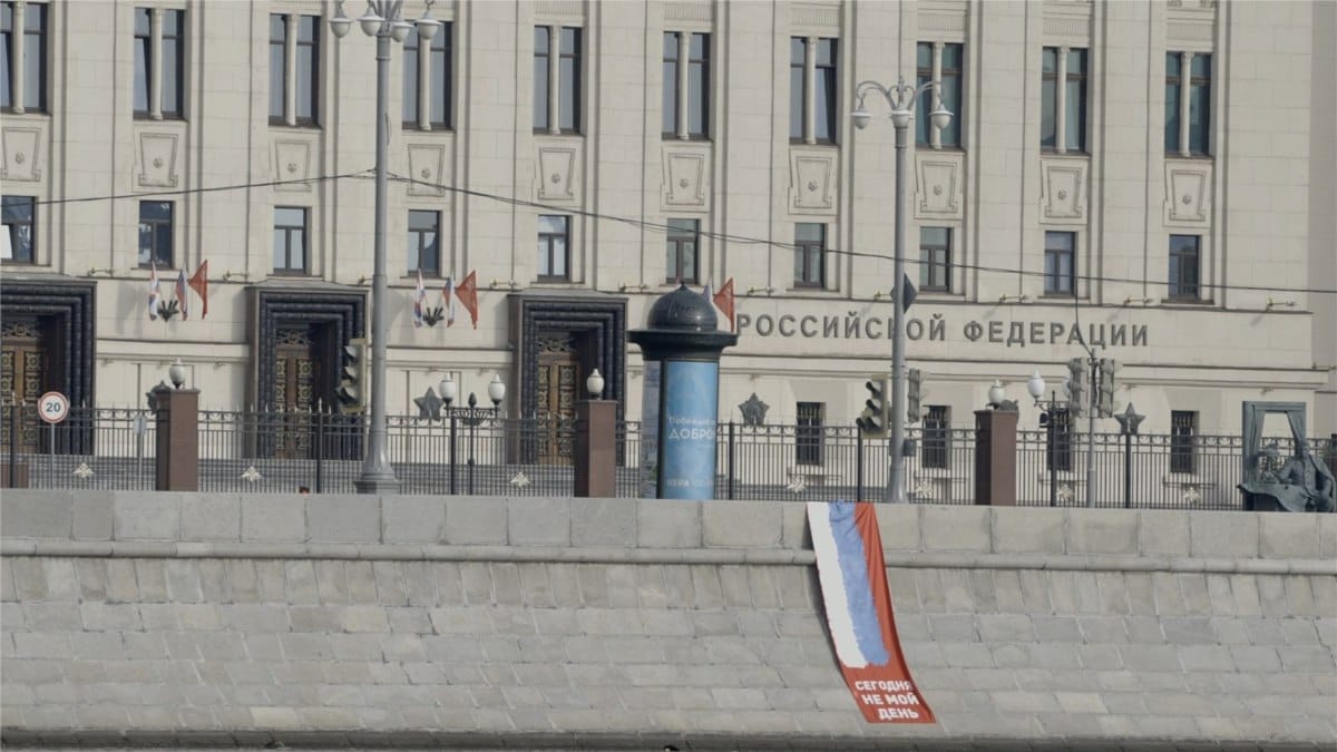 «Сегодня не мой день». Как прошли антивоенные акции в России и мире 12 июня