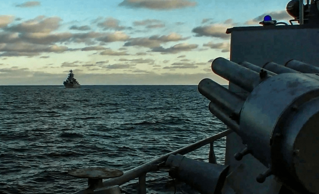 В Крыму заявили об атаке надводных беспилотников на бухту Севастополя, остановлен морской пассажирский транспорт