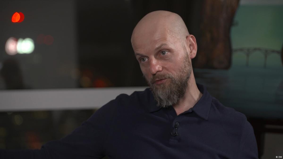 Прокурор запросил 10 лет лишения свободы для драматурга Ивана Вырыпаева, обвиняемого в «фейках об армии»