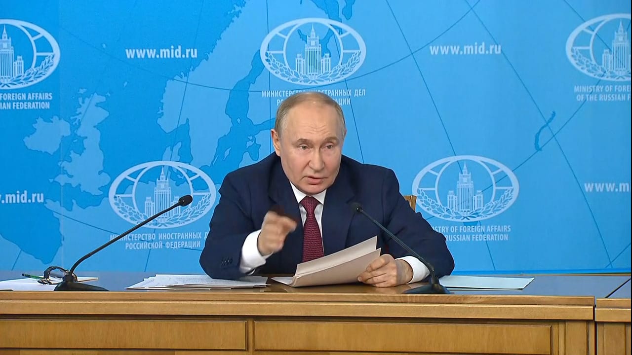 «Операция по принуждению к миру». 5 фейков из речи Путина на встрече с руководством МИДа