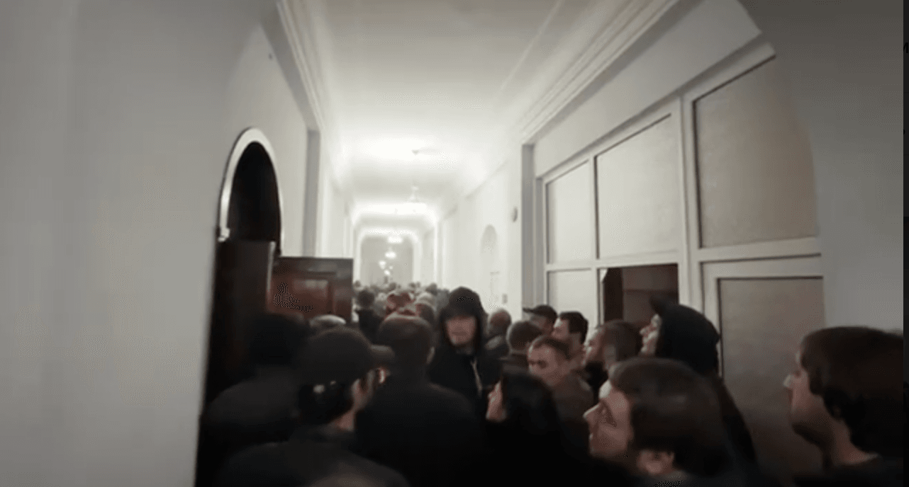 Власти Абхазии пообещали отозвать законопроект, вызвавший протесты