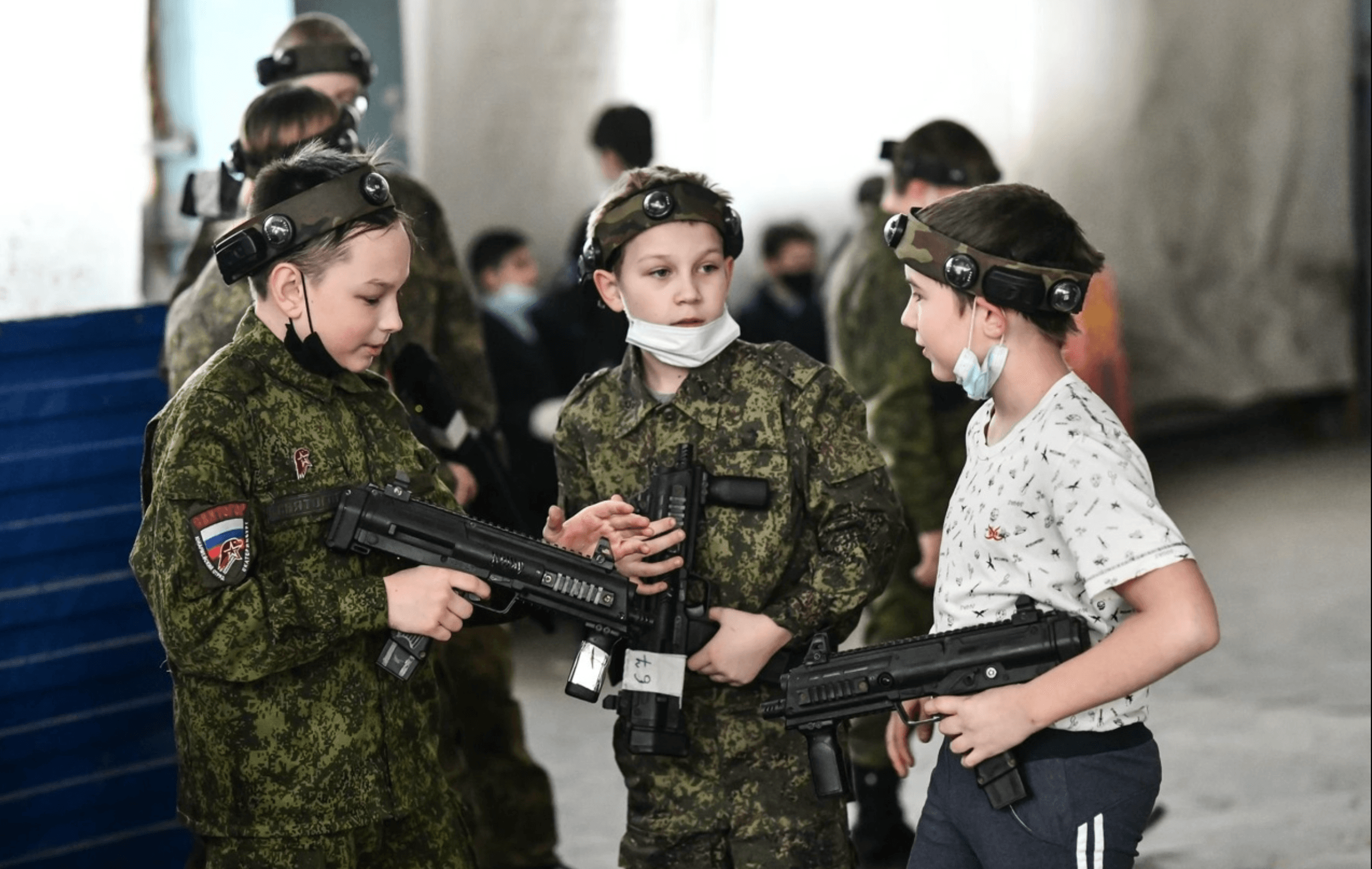 Экзамен с автоматом. Как «военно-патриотическое» обучение захватывает школы, детсады и творческие кружки