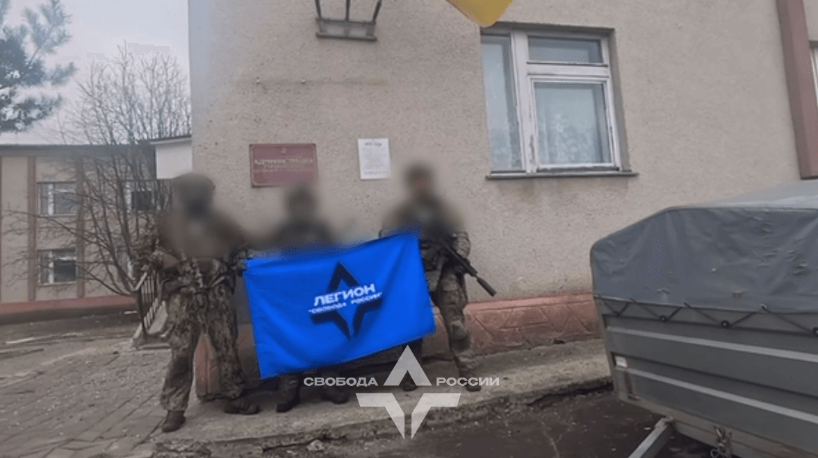 Легион «Свобода России» заявил о захвате поселка в Белгородской области. Минобороны РФ утверждает, что диверсантов остановили на границе
