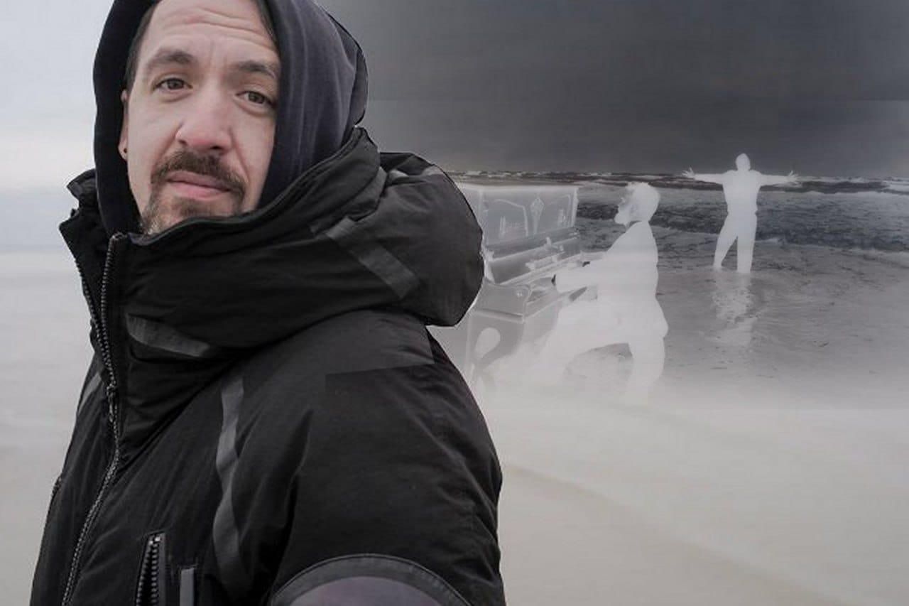 «Героизм — это аномалия». Смольянинов о добре и зле, антивоенном творчестве и власти психопатов