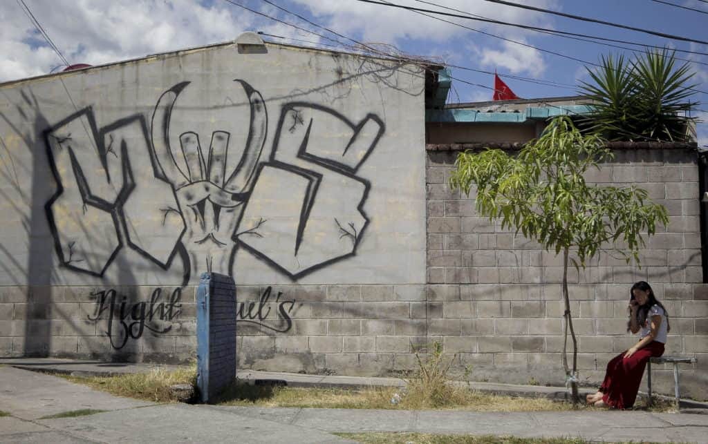 Власти США отказываются вернуть несправедливо депортированного в Сальвадор человека, вопреки решению Верховного суда