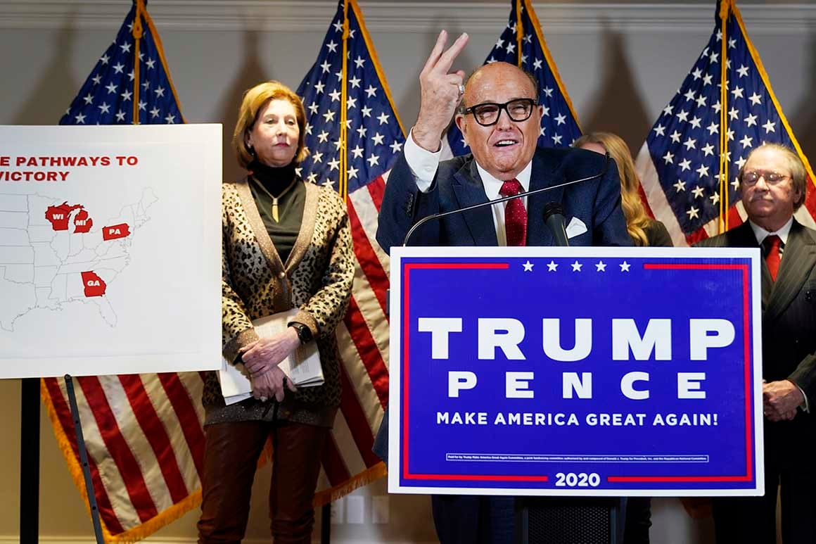 Трамп помиловал соратников, помогавших ему оспаривать результаты выборов 2020 года незаконными способами