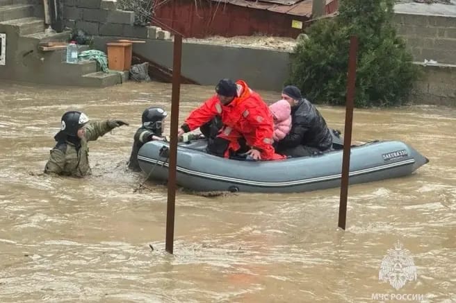 На Северном Кавказе пятый день устраняют последствия наводнения: в Дагестане и Чечне остаются затопленными 872 жилых дома