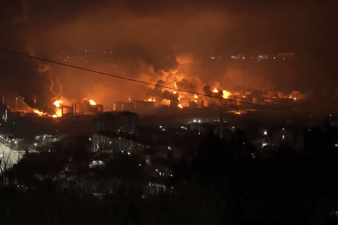 Украинские беспилотники атаковали порт Туапсе второй раз за четыре дня — загорелся морской терминал