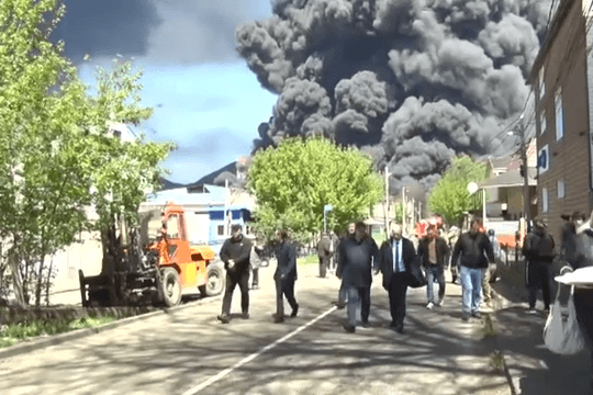 В Туапсе, где две недели горит НПЗ, на два дня закрыли школы «в целях безопасности»