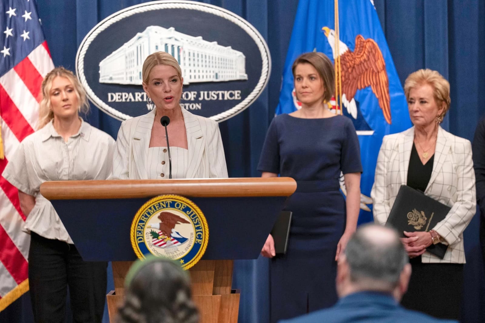 Администрация Трампа подала в суд на штат Мэн из-за нежелания его властей запрещать участие трансгендерных спортсменов в состязаниях