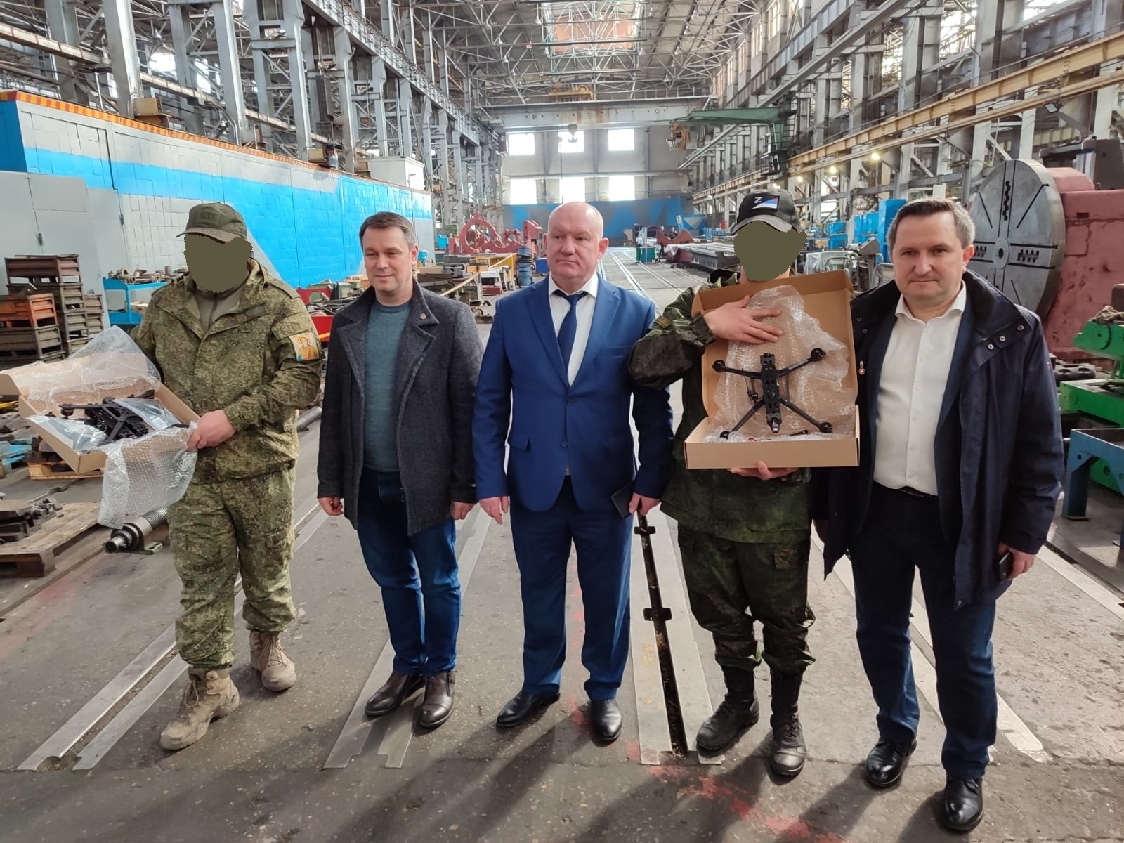 Геннадий Неробеев (в центре) на ЗСТУ