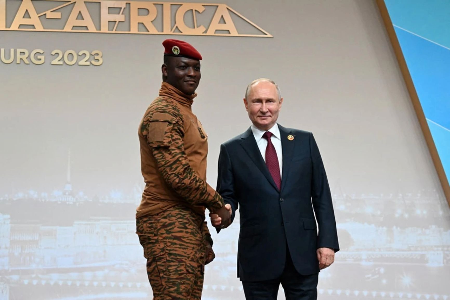 Владимир Путин и глава военной хунты Буркина-Фасо Ибрагим Траоре