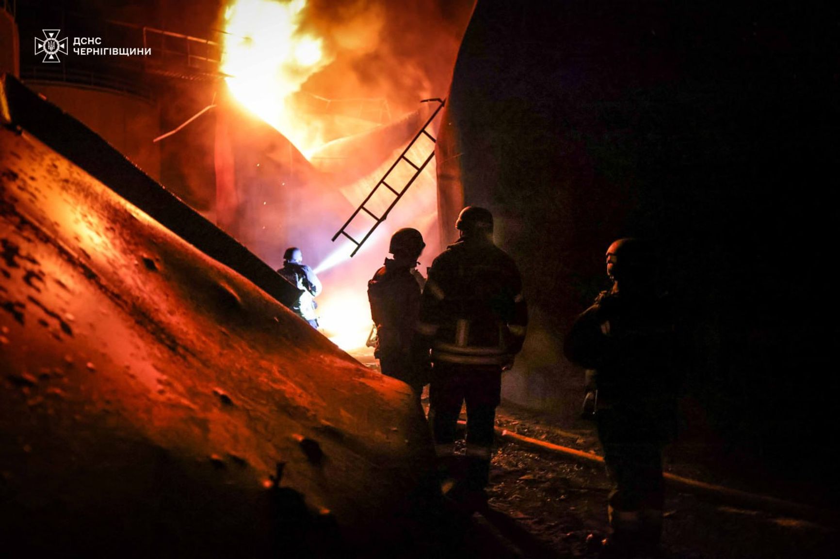 Последствия российского налета на Нежинский район в Черниговской области в ночь на 21 сентября 2025 года